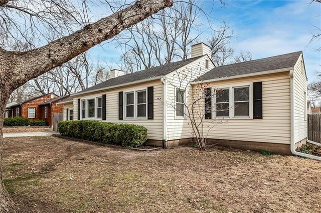 8119 Antioch Road, Overland Park, KS 66204