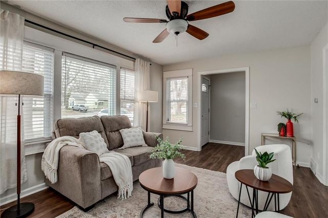 8119 Antioch Road, Overland Park, KS 66204