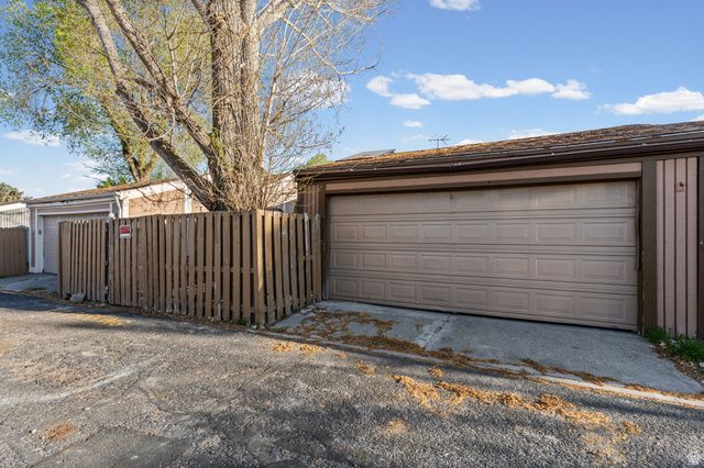 2426 W HARDROCK DR, Taylorsville, UT 84129
