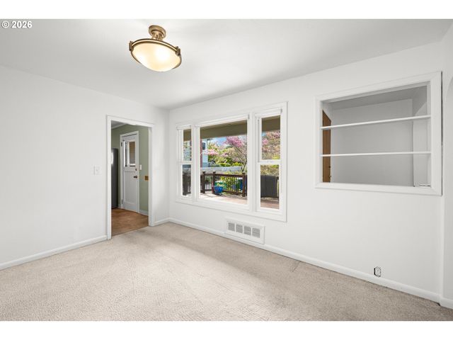 5307 Se LINCOLN St, Portland, OR 97215