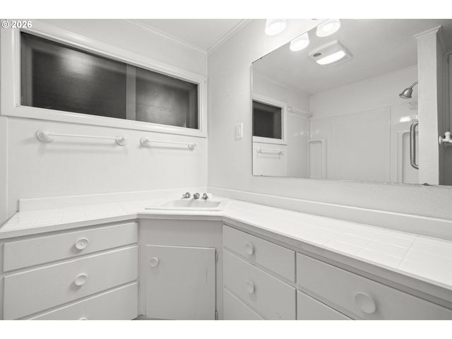 5307 Se LINCOLN St, Portland, OR 97215