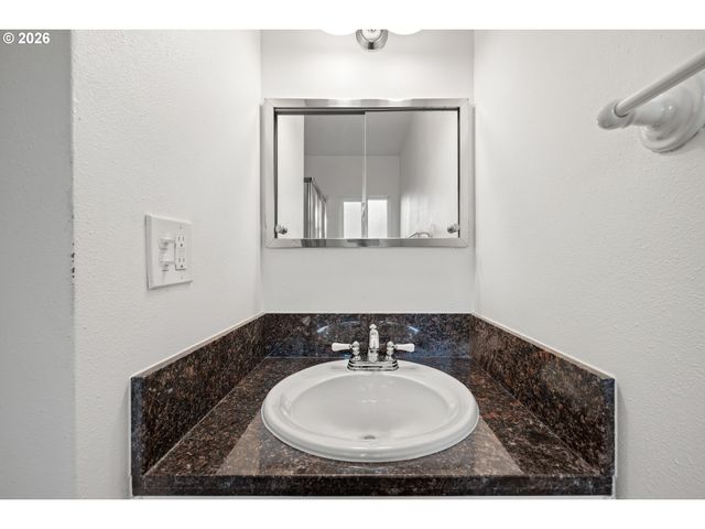 5307 Se LINCOLN St, Portland, OR 97215