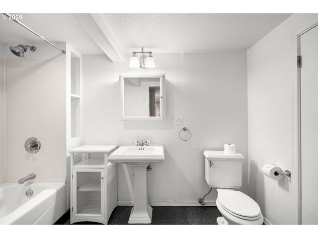 5307 Se LINCOLN St, Portland, OR 97215