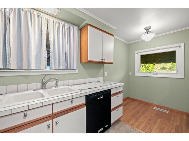 5307 Se LINCOLN St, Portland, OR 97215