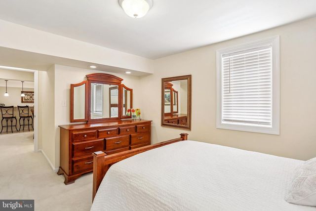 16100 HOWARD LANDING DR, Gaithersburg, MD 20878