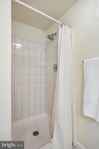 16100 HOWARD LANDING DR, Gaithersburg, MD 20878