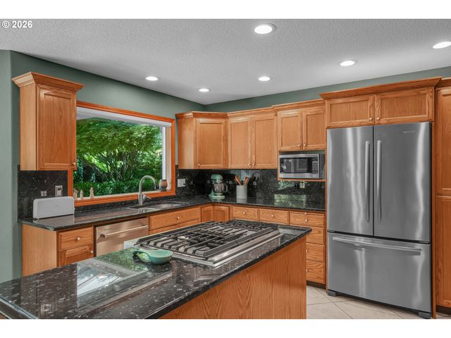 2718 Ne 42ND Cir, Vancouver, WA 98663