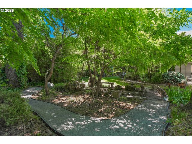 2718 Ne 42ND Cir, Vancouver, WA 98663