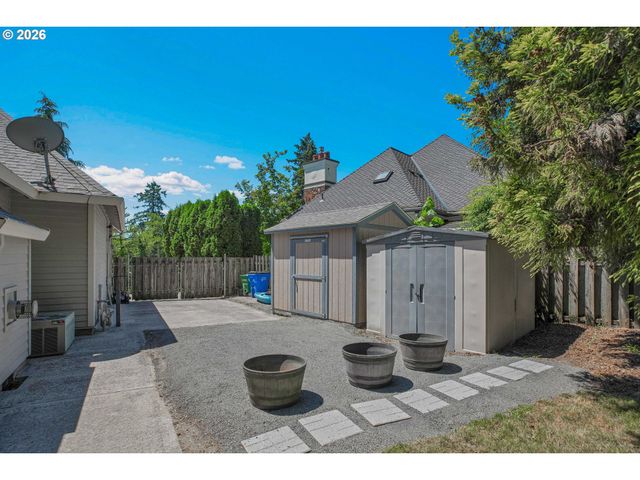 2718 Ne 42ND Cir, Vancouver, WA 98663