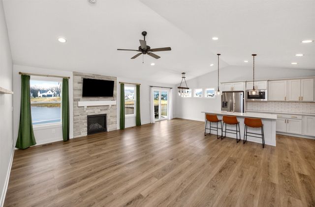 930 Wolf Creek Drive, Polk City, IA 50226