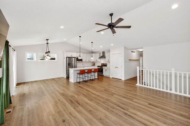 930 Wolf Creek Drive, Polk City, IA 50226