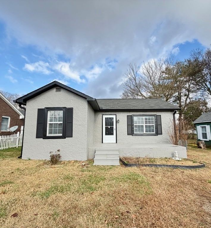 302 Poplar St, N, Cowan, TN 37318