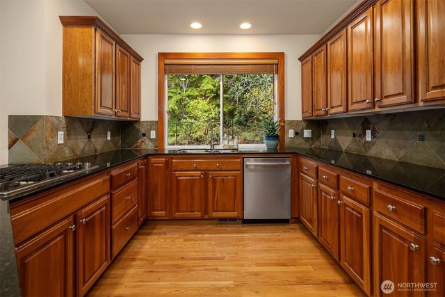 2433 201st Street SE, Bothell, WA 98012