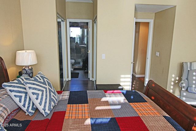 15221 N CLUBGATE Drive 2044, Scottsdale, AZ 85254