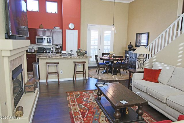 15221 N CLUBGATE Drive 2044, Scottsdale, AZ 85254