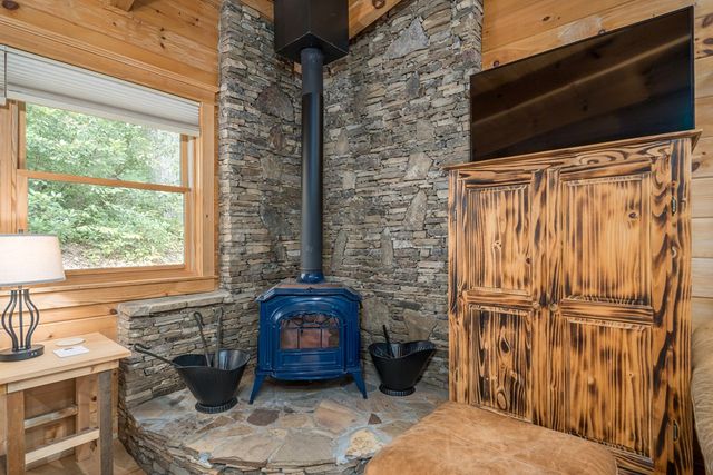 21-235 Riverview Circle, Blue Ridge, GA 30513