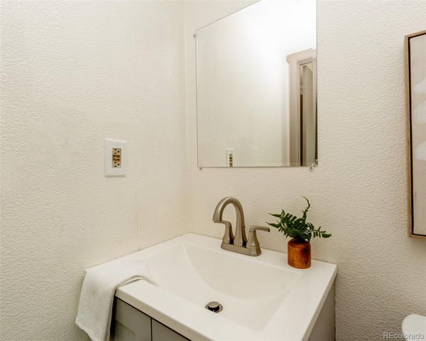 1410 S Vaughn Circle, Aurora, CO 80012