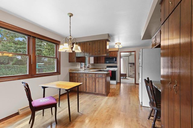 2697 INDIAN HILL DRIVE, Green Bay, WI 54313