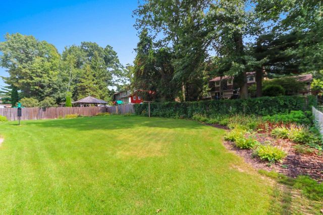 2697 INDIAN HILL DRIVE, Green Bay, WI 54313