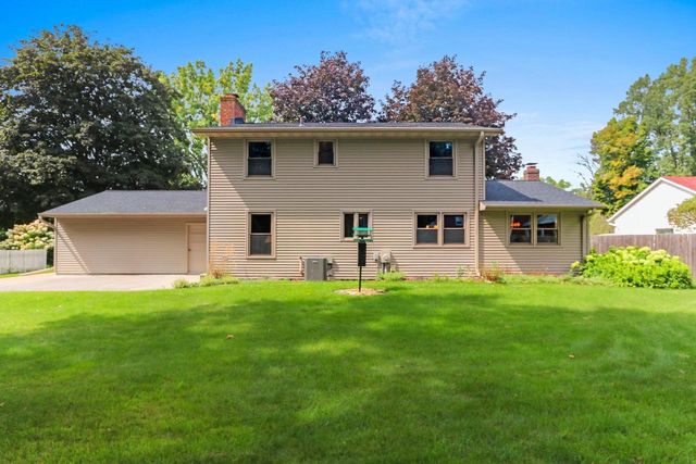 2697 INDIAN HILL DRIVE, Green Bay, WI 54313