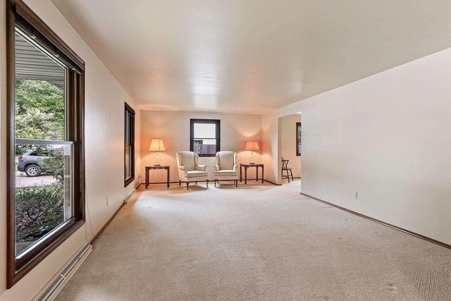 2697 INDIAN HILL DRIVE, Green Bay, WI 54313