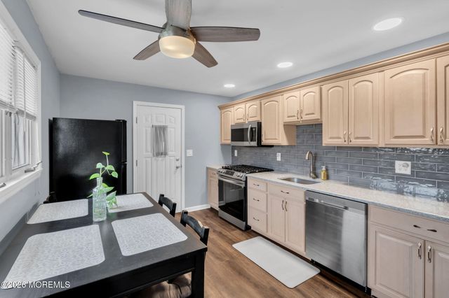 16 Hemlock Drive, Parlin, NJ 08859