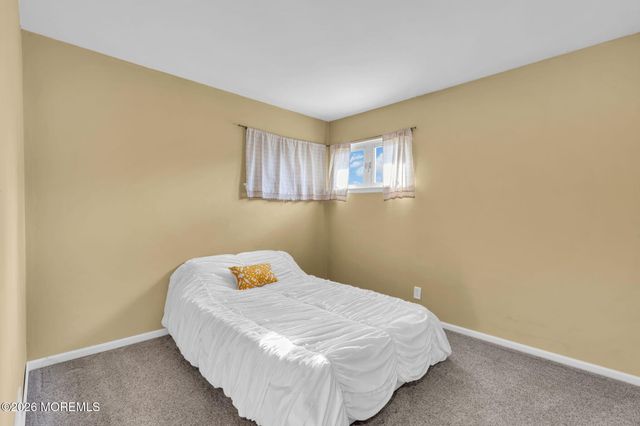 16 Hemlock Drive, Parlin, NJ 08859