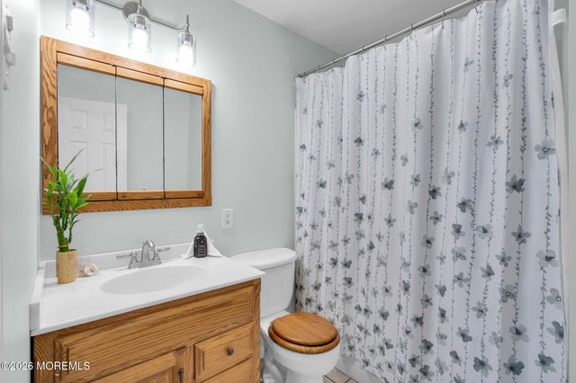 16 Hemlock Drive, Parlin, NJ 08859