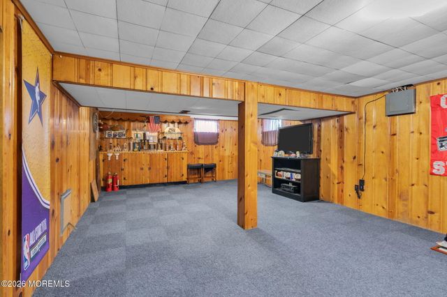 16 Hemlock Drive, Parlin, NJ 08859