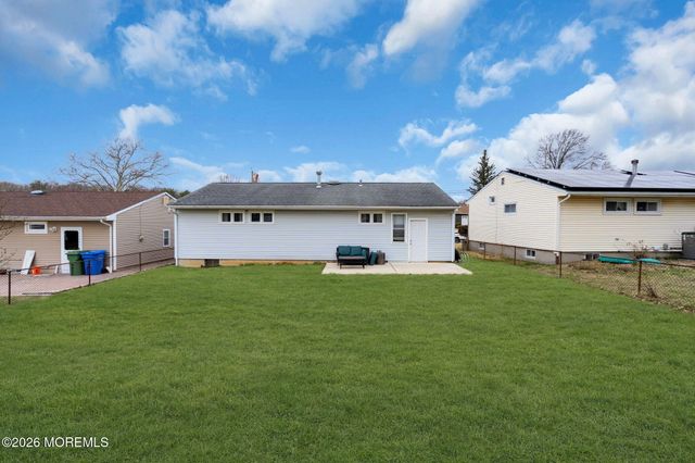 16 Hemlock Drive, Parlin, NJ 08859