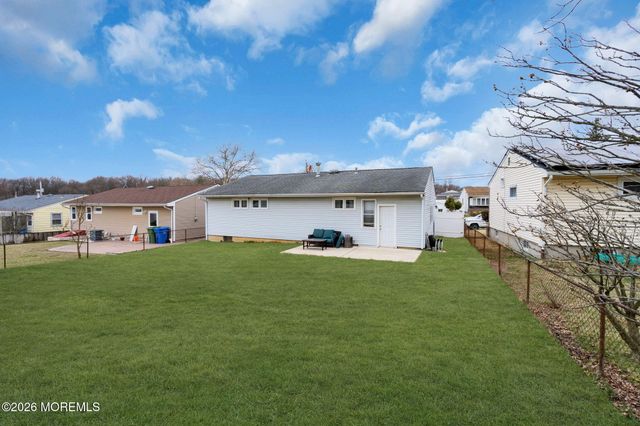 16 Hemlock Drive, Parlin, NJ 08859