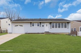 16 Hemlock Drive, Parlin, NJ 08859