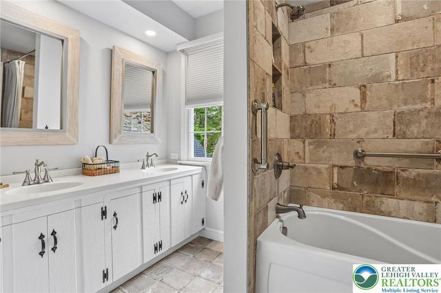 3811 Lilac Road, Lower Macungie Twp, PA 18103