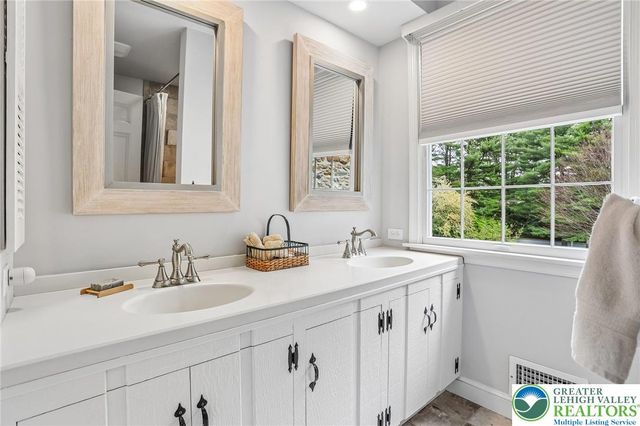 3811 Lilac Road, Lower Macungie Twp, PA 18103