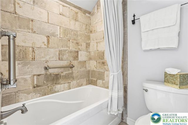 3811 Lilac Road, Lower Macungie Twp, PA 18103