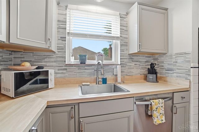 1035 Cheyenne Drive, Cincinnati, OH 45216
