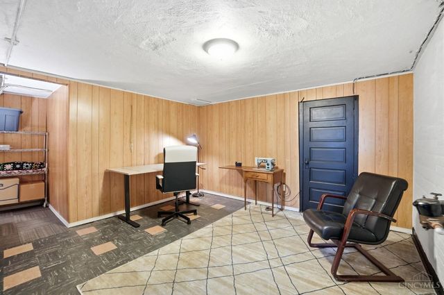 1035 Cheyenne Drive, Cincinnati, OH 45216