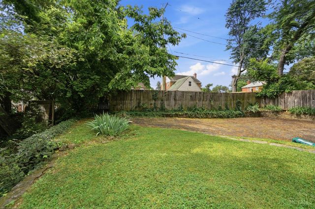 1035 Cheyenne Drive, Cincinnati, OH 45216