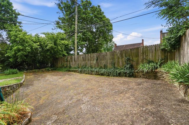 1035 Cheyenne Drive, Cincinnati, OH 45216
