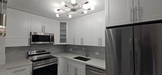 3310 S Meridian way B, Palm Beach Gardens, FL 33410