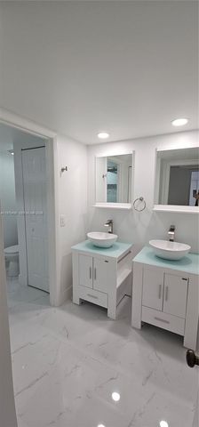 3310 S Meridian way B, Palm Beach Gardens, FL 33410