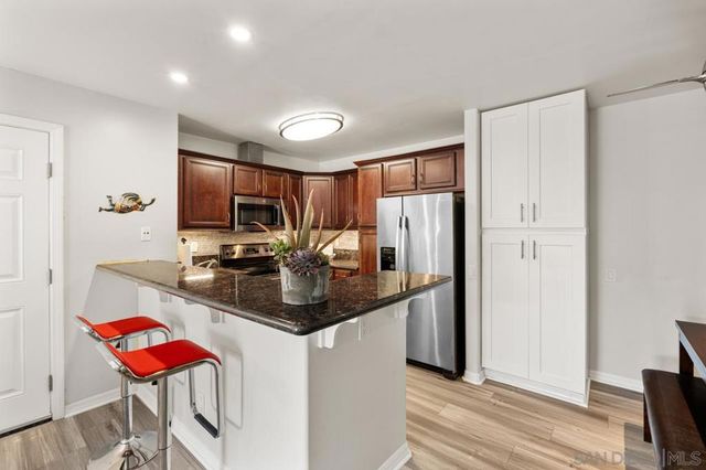 5402 Balboa Arms 415, San Diego, CA 92117