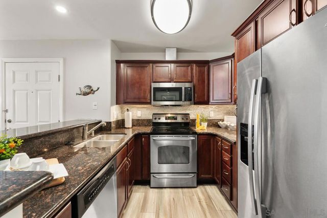 5402 Balboa Arms 415, San Diego, CA 92117
