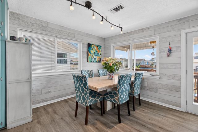 959 Bonita Street, Bayou Vista, TX 77563