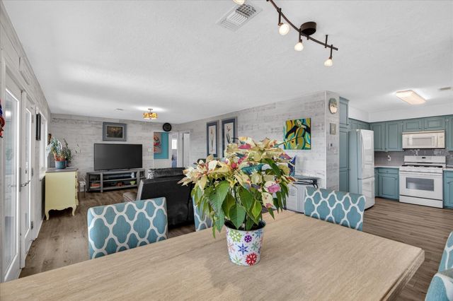 959 Bonita Street, Bayou Vista, TX 77563