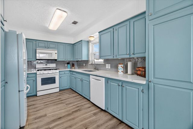 959 Bonita Street, Bayou Vista, TX 77563