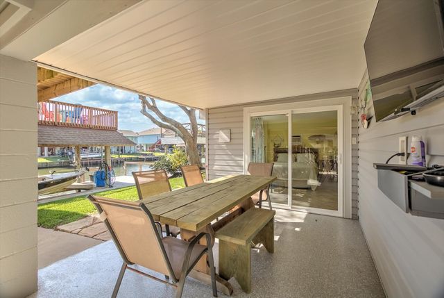 959 Bonita Street, Bayou Vista, TX 77563