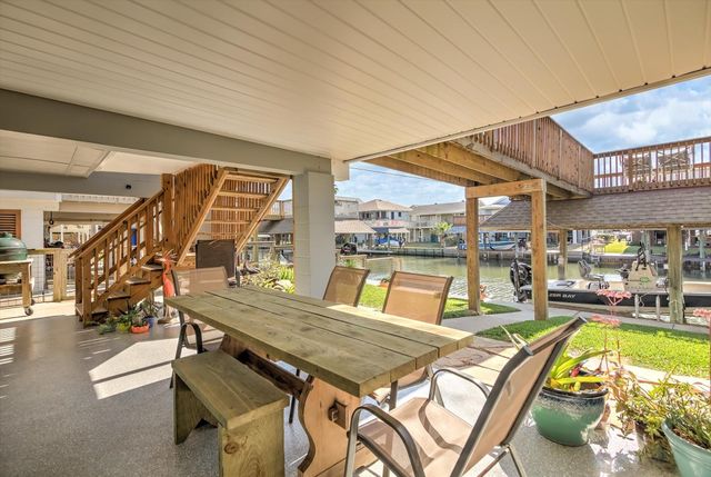 959 Bonita Street, Bayou Vista, TX 77563