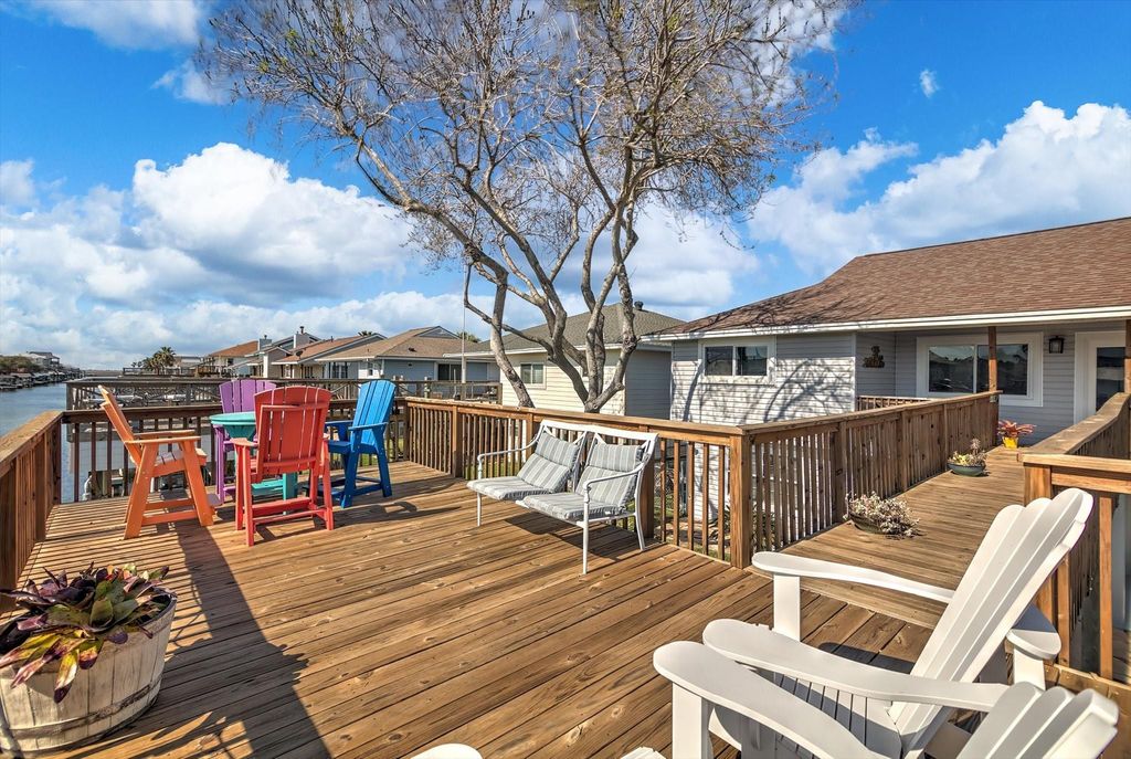 Image 27 of property listing at 959 Bonita Street, Bayou Vista, TX 77563