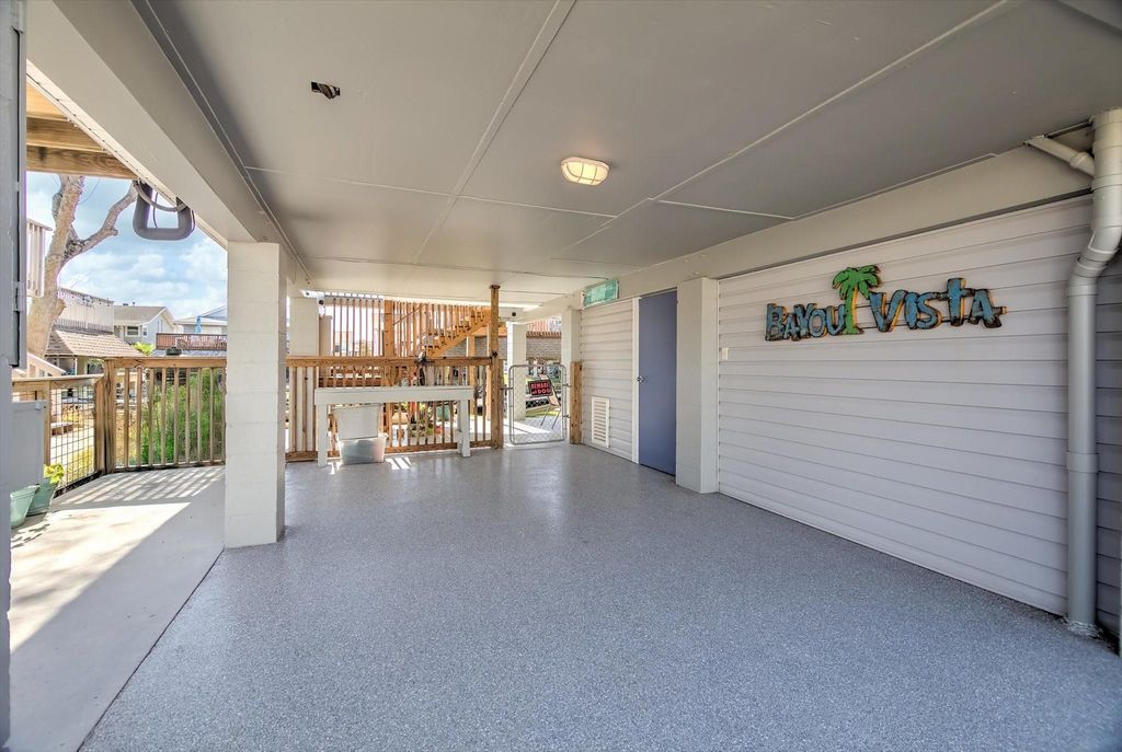 Image 31 of property listing at 959 Bonita Street, Bayou Vista, TX 77563